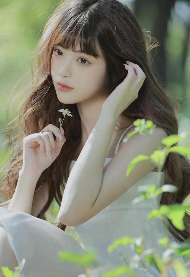 樂魚leyu官網(wǎng)登錄APP七天眼鏡妹給閨蜜打德律風(圖1)